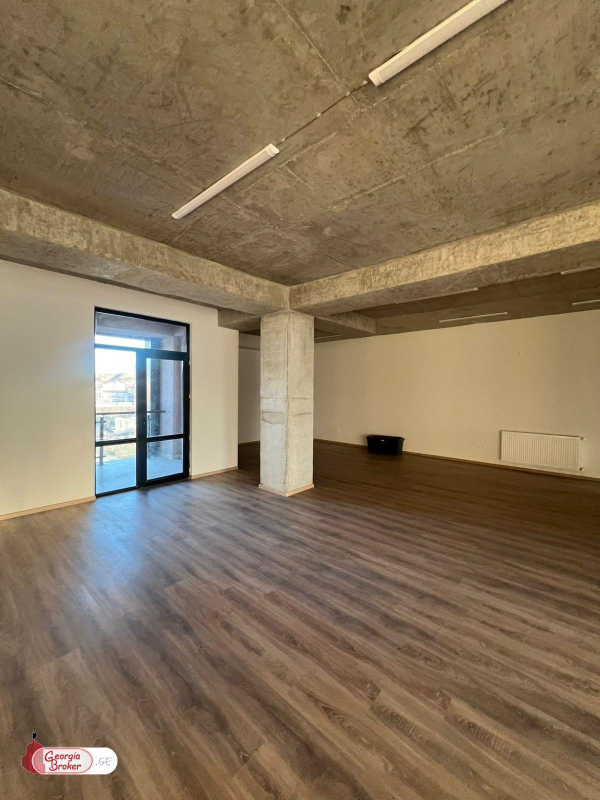 nearly repaired 6-room apartment for sale